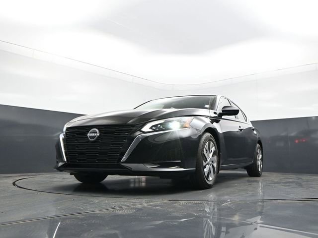Used 2025 Nissan Altima 2.5 S FWD image 26
