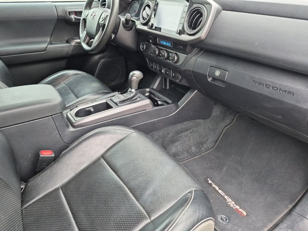 Used 2022 Toyota Tacoma TRD Sport w/ Technology Package RWD image 15