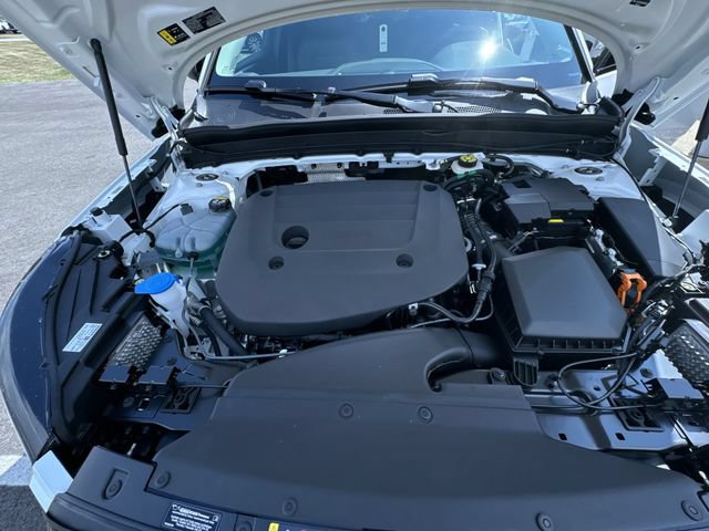 Used 2025 Volvo XC40 B5 Plus w/ Protection Package Premier AWD/4WD image 30