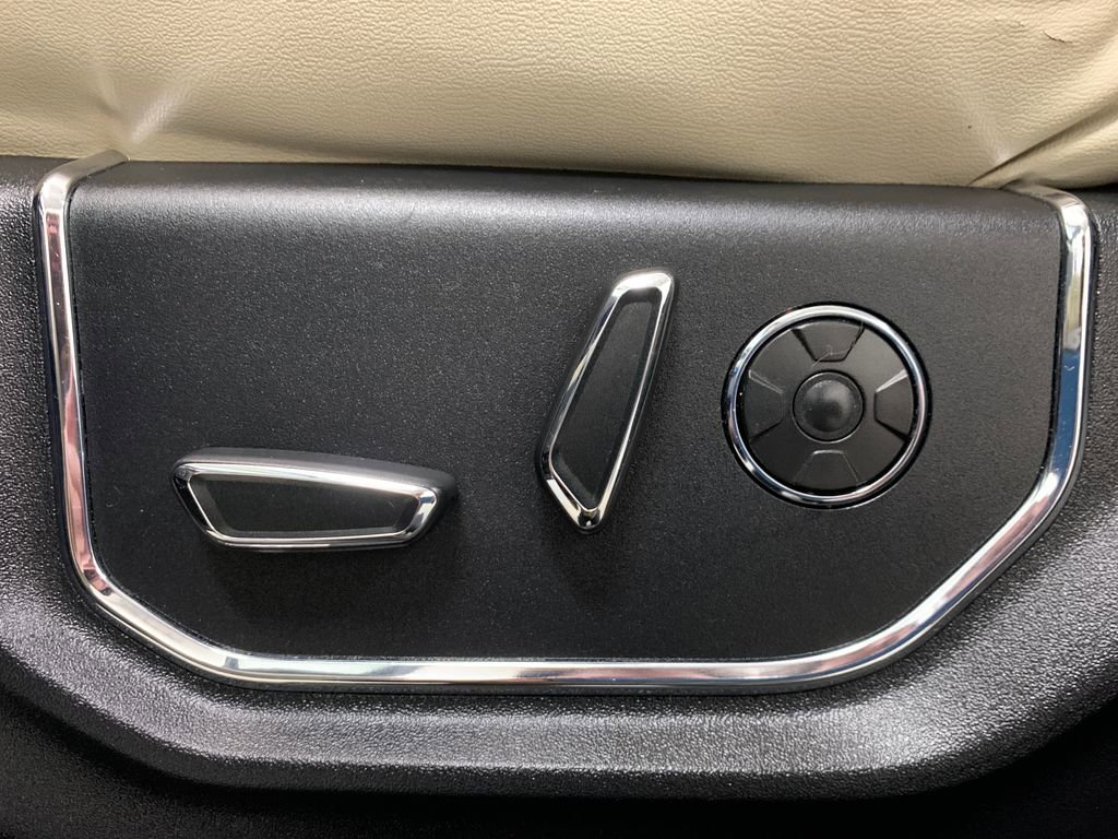 Used 2019 Ford Expedition Platinum AWD/4WD image 18