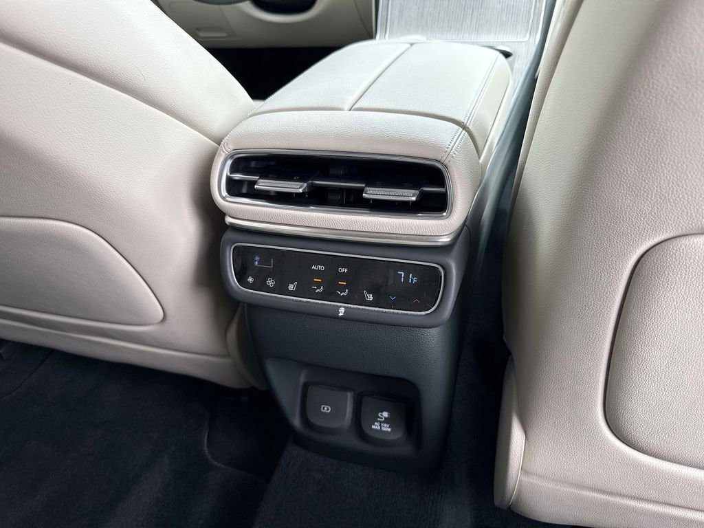 Used 2025 Genesis GV80 2.5T Prestige image 18