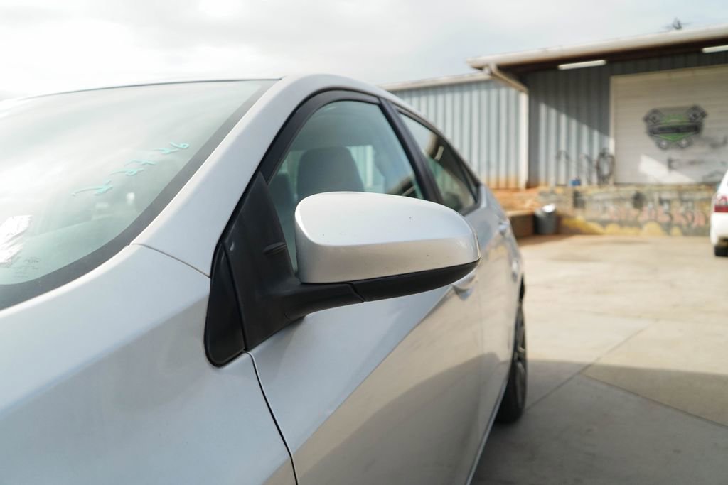 Used 2018 Toyota Corolla LE w/ Carpet Mat Package (TMS) image 17