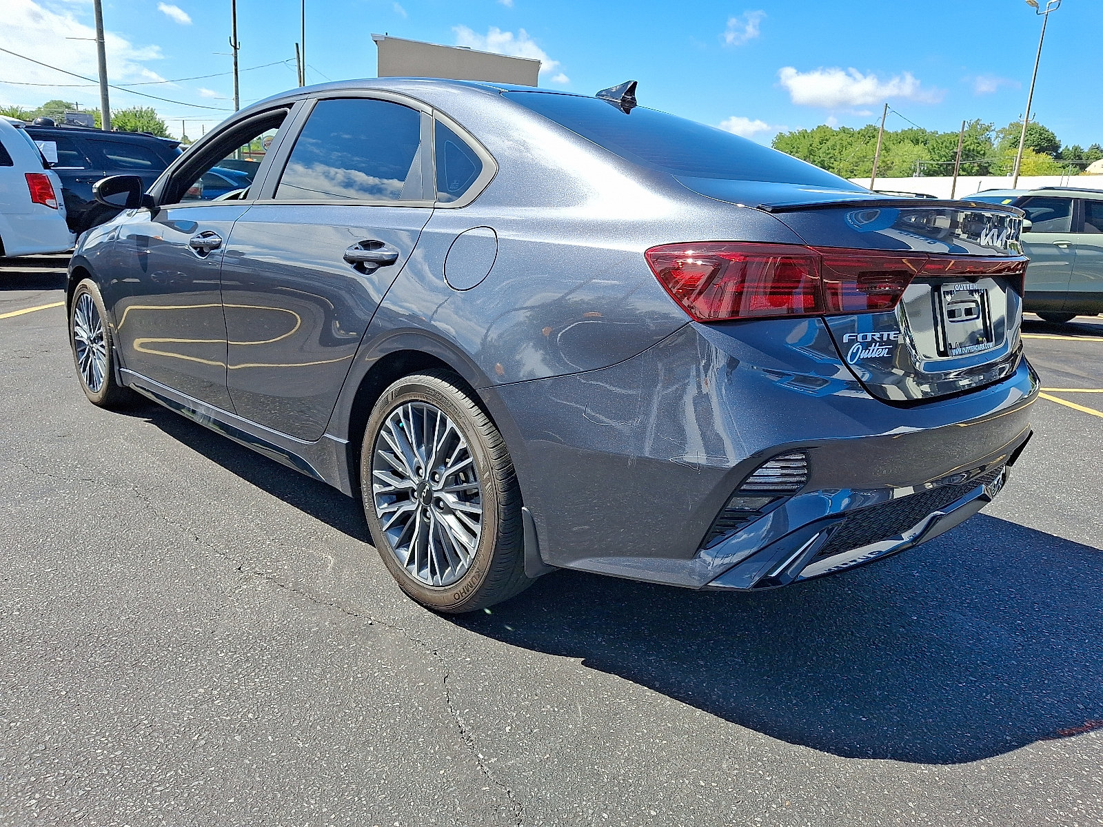 Used 2023 Kia Forte GT-Line w/ GT-Line Technology Package FWD image 3