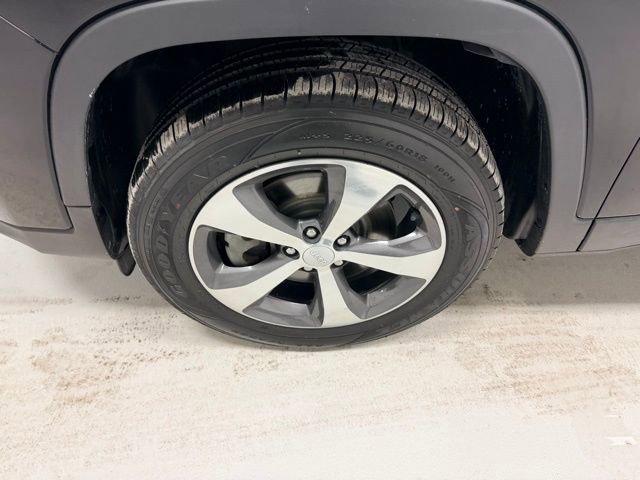 Used 2020 Jeep Cherokee Limited image 19