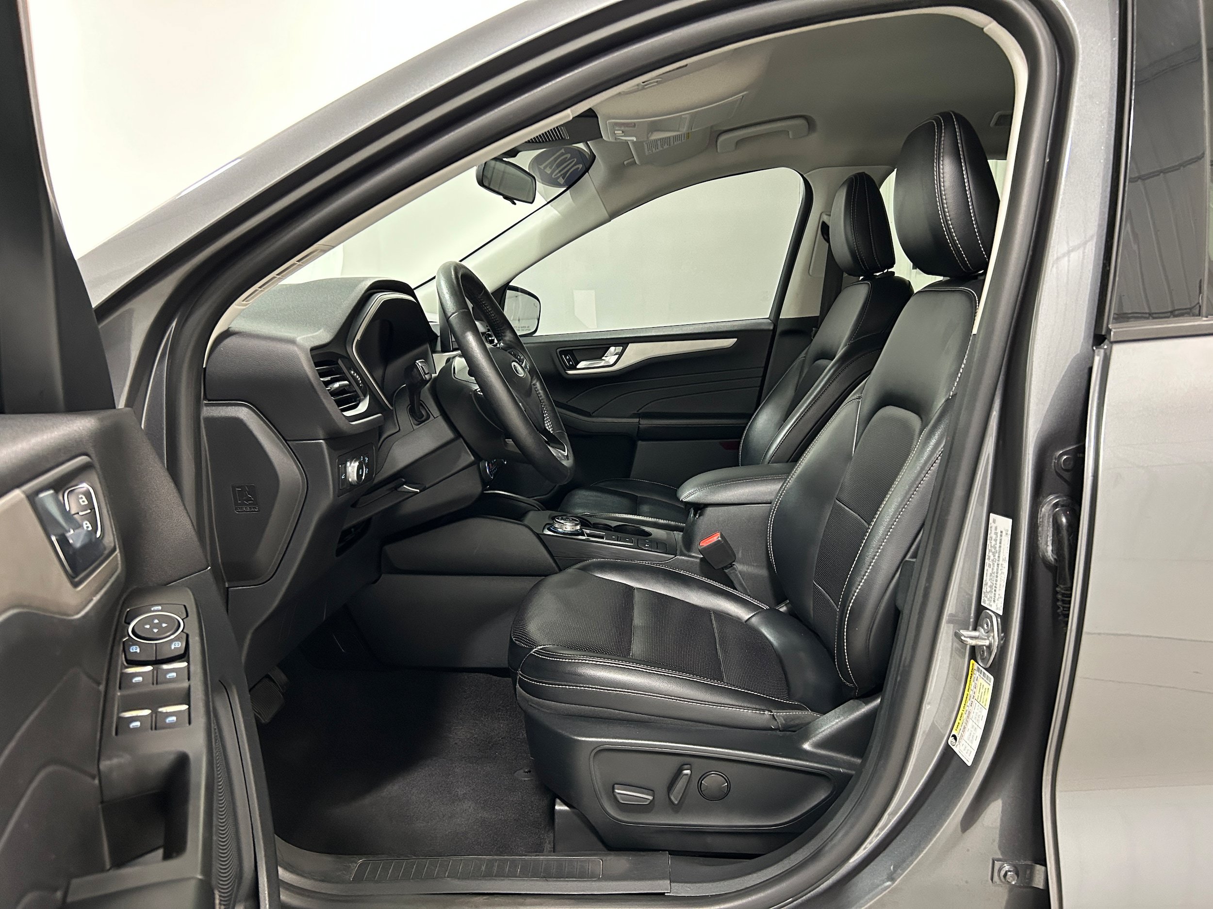 Used 2021 Ford Escape SEL AWD/4WD image 4