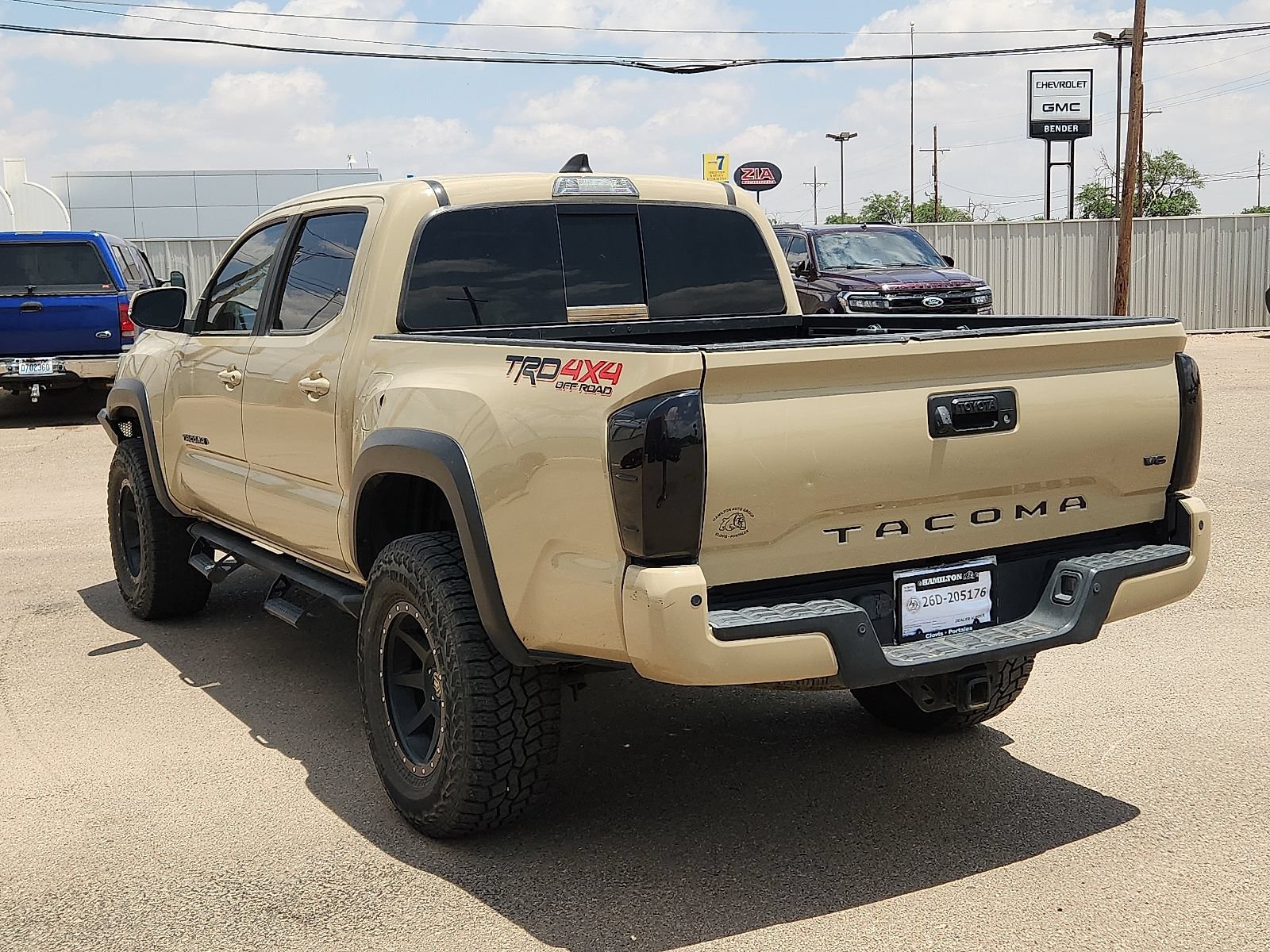 Used 2020 Toyota Tacoma TRD Off-Road w/ Technology Package AWD/4WD image 3