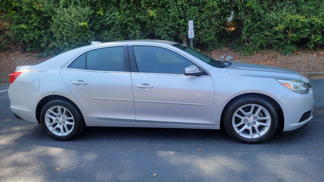 Used 2015 Chevrolet Malibu LT w/ Power Convenience Package FWD image 4