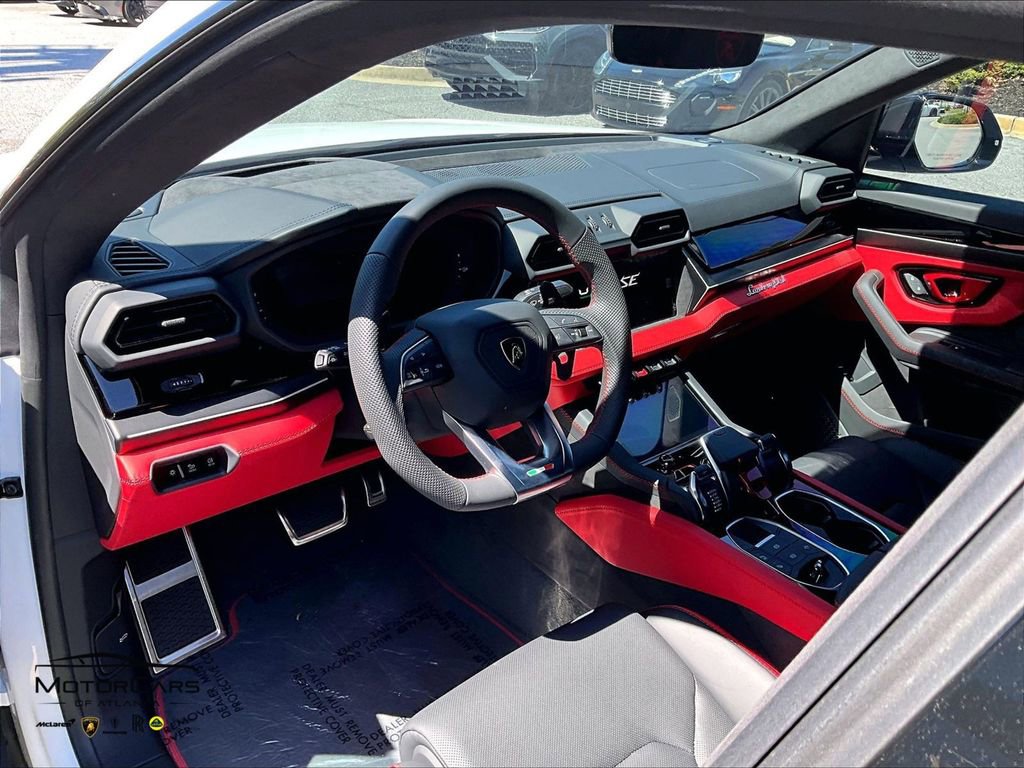 Used 2025 Lamborghini Urus SE AWD/4WD image 12
