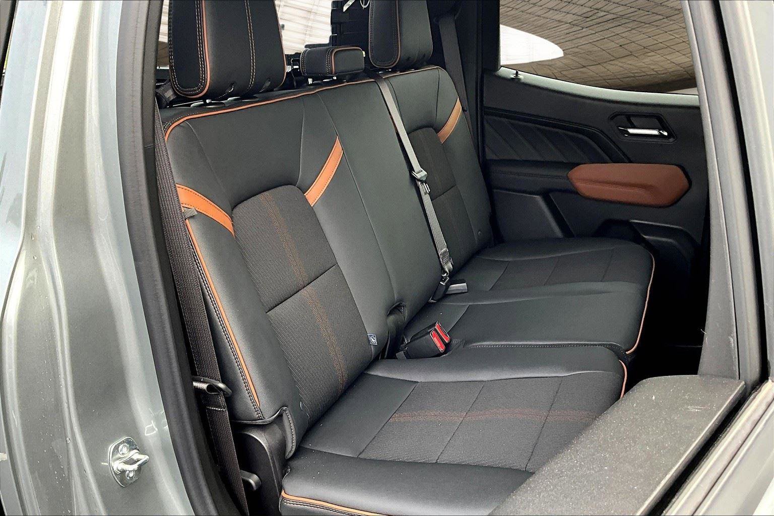 New 2025 GMC Canyon AT4 w/ Nightfall Edition image 9