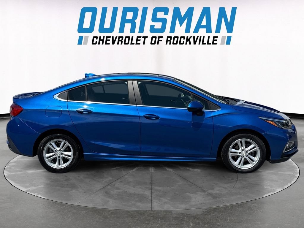 Used 2018 Chevrolet Cruze LT w/ Sun And Sound Package FWD image 7
