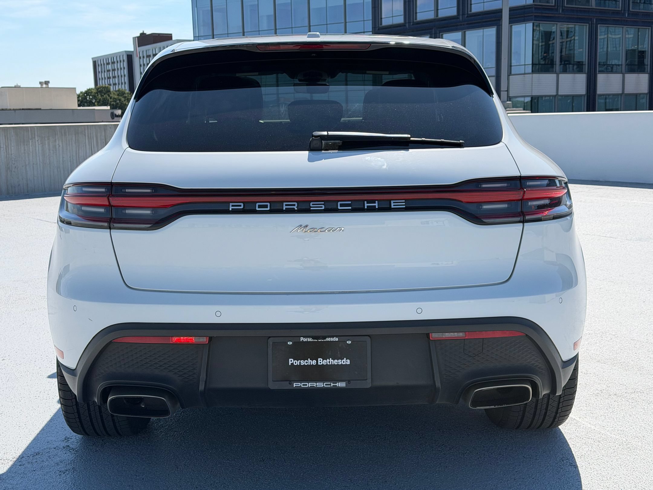 Certified 2023 Porsche Macan AWD/4WD image 10