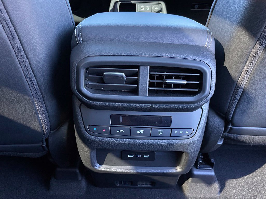 Certified 2025 Honda Pilot Touring image 37
