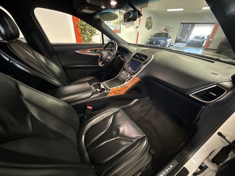 Used 2018 Lincoln MKX Select w/ Select Plus Package FWD image 19