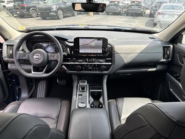Used 2025 Nissan Pathfinder SL AWD/4WD image 21