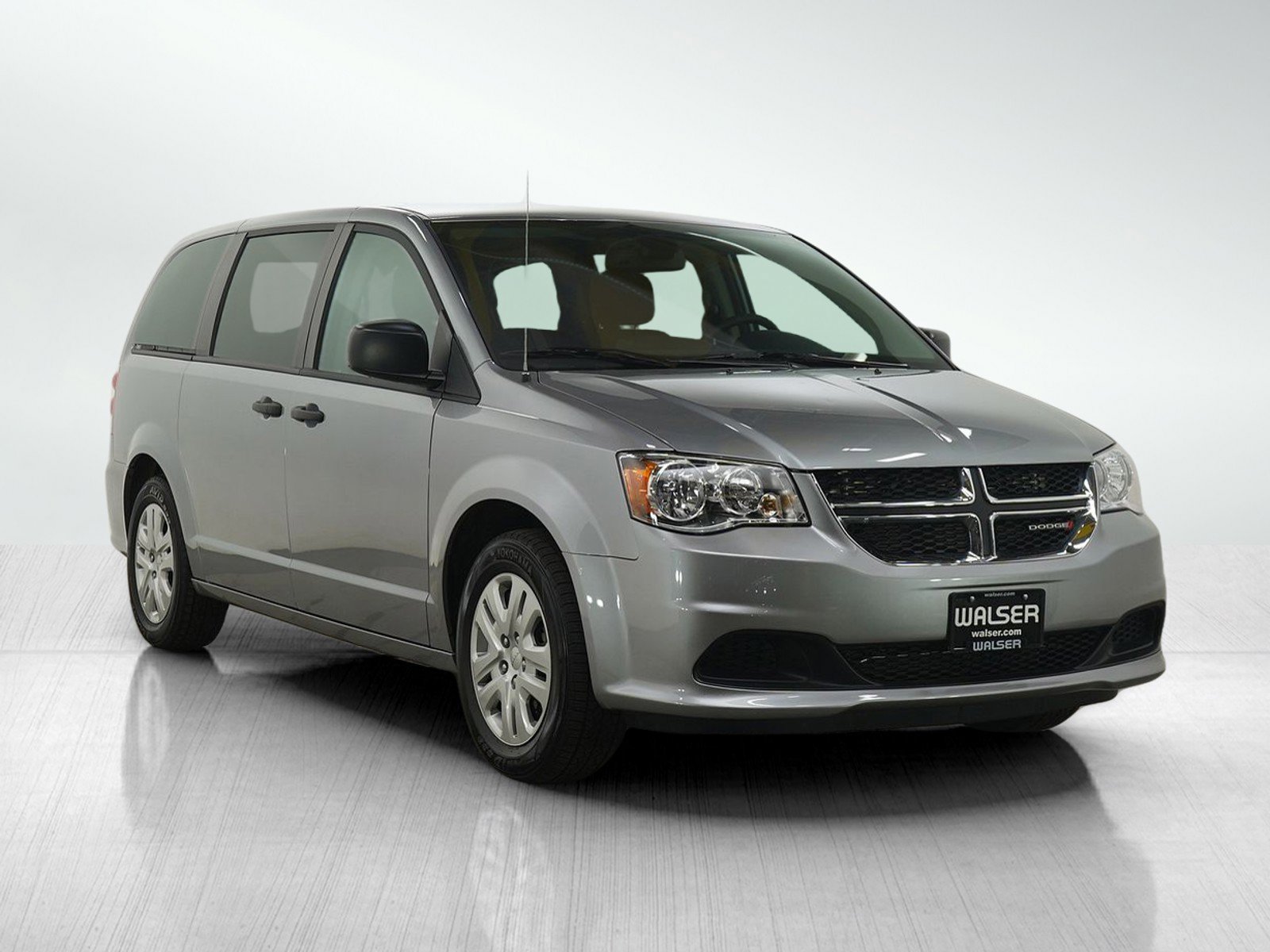 Used 2019 Dodge Grand Caravan SE w/ UConnect Hands-Free Group image 7