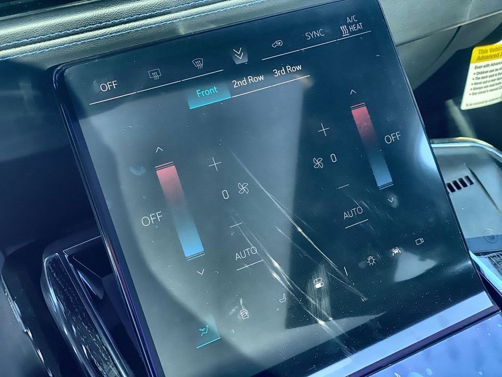 Used 2026 Cadillac Escalade IQL Luxury image 17