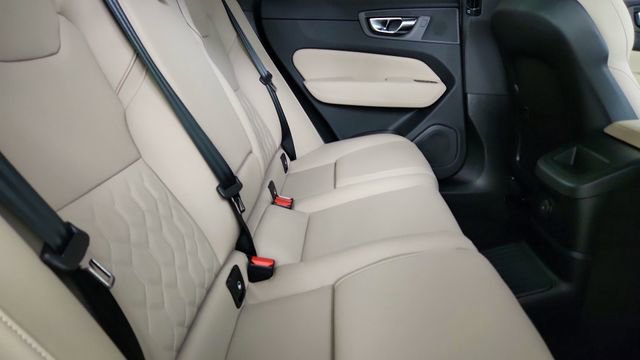 New 2026 Volvo XC60 T8 Plus w/ Climate Package PRO AWD/4WD image 31