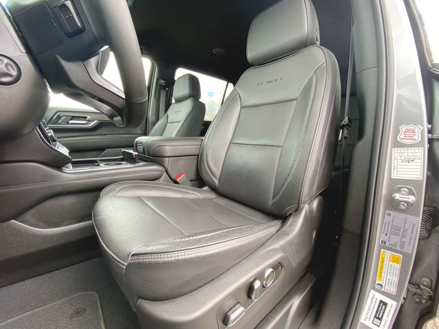 Used 2025 GMC Yukon XL Denali AWD/4WD image 19