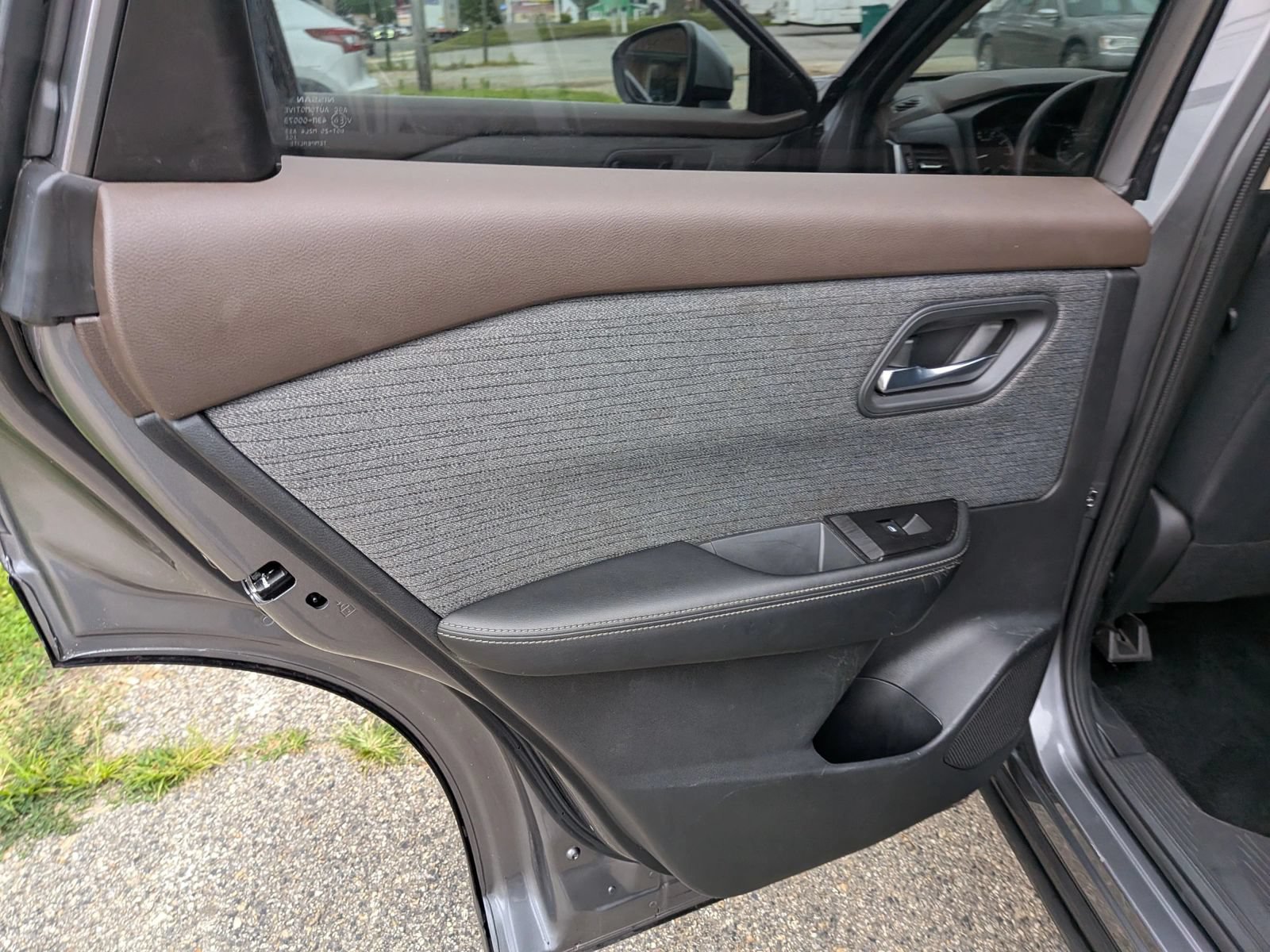 Used 2023 Nissan Rogue SV AWD/4WD image 27