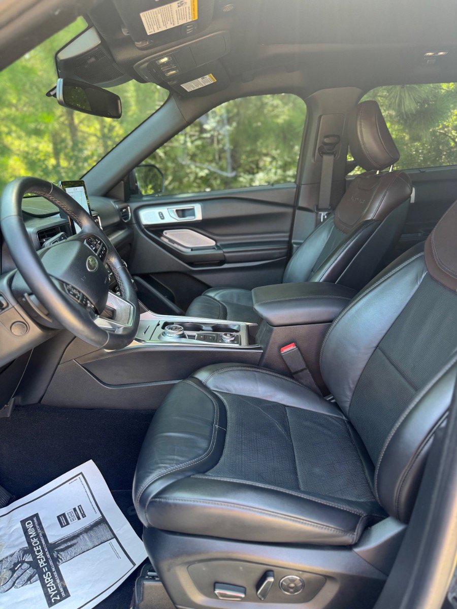 Used 2020 Ford Explorer Platinum w/ Premium Technology Package image 8