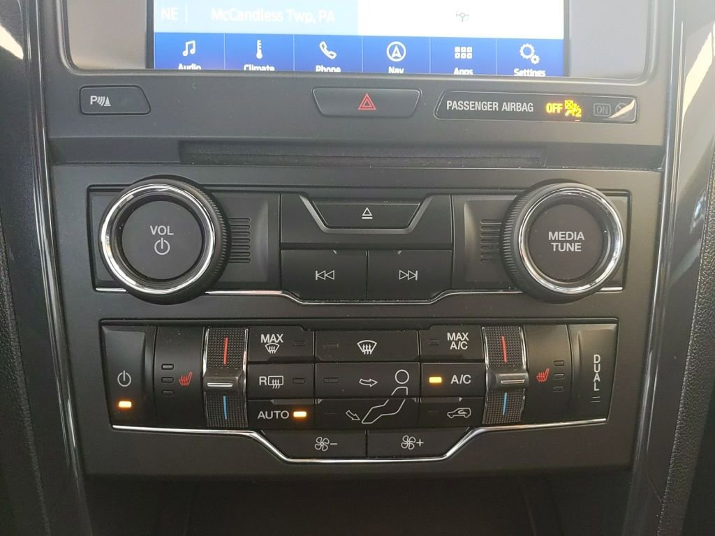 Used 2018 Ford Explorer XLT w/ Equipment Group 202A AWD/4WD image 23