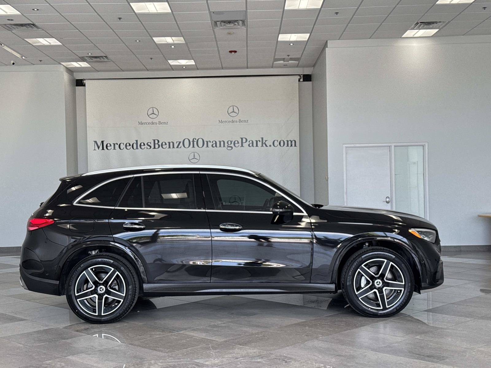 Certified 2024 Mercedes-Benz GLC 300 4MATIC w/ AMG Line image 3