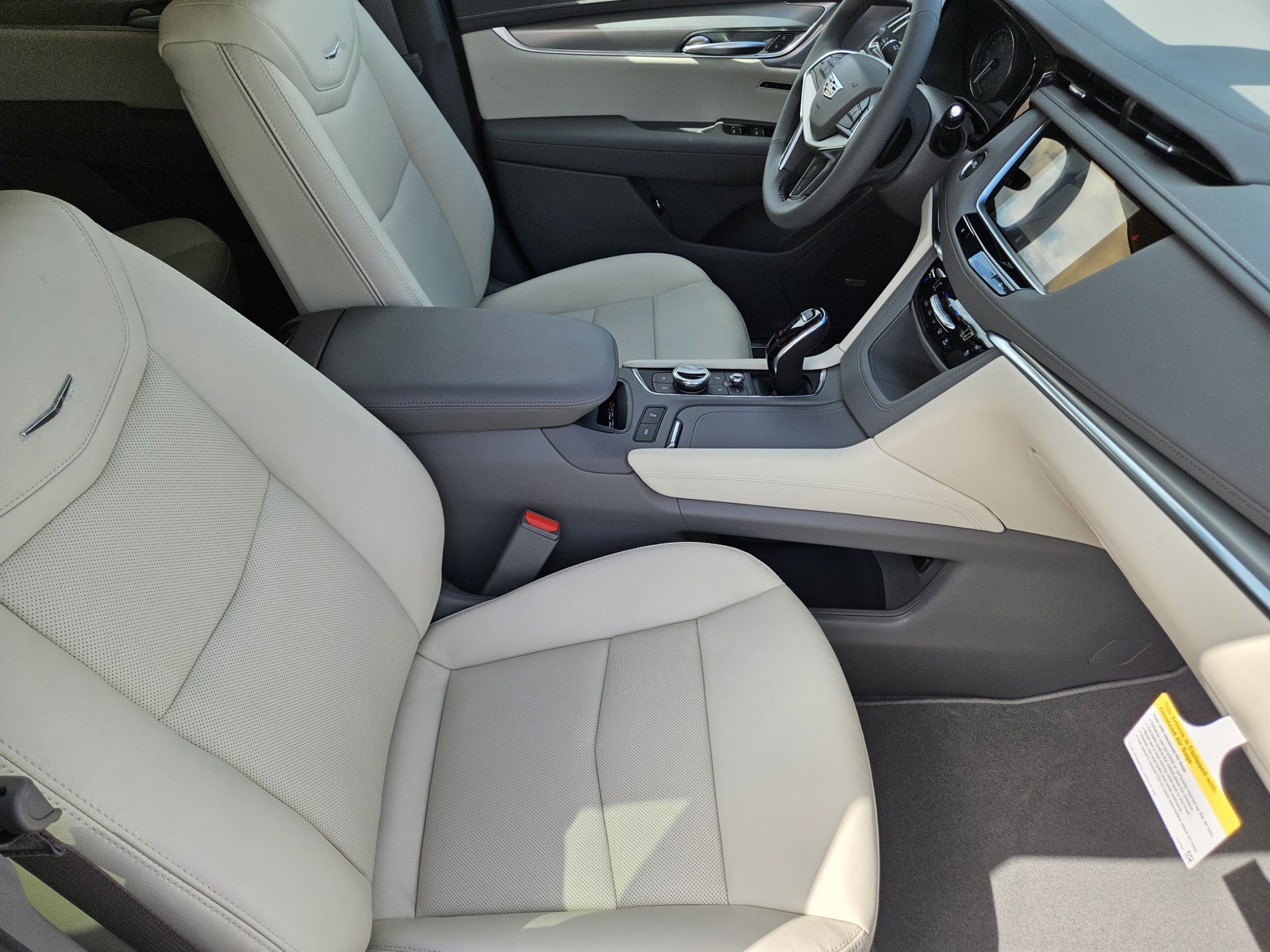 New 2026 Cadillac XT5 Premium Luxury w/ Driver Assist Package AWD/4WD image 10