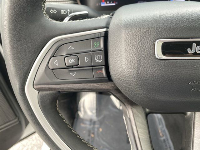 Used 2023 Jeep Grand Cherokee L Limited image 39