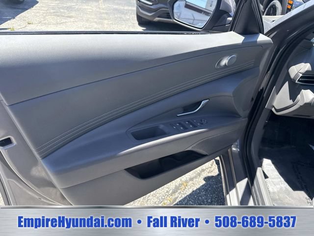 Used 2023 Hyundai Elantra SEL w/ Convenience Package FWD image 15