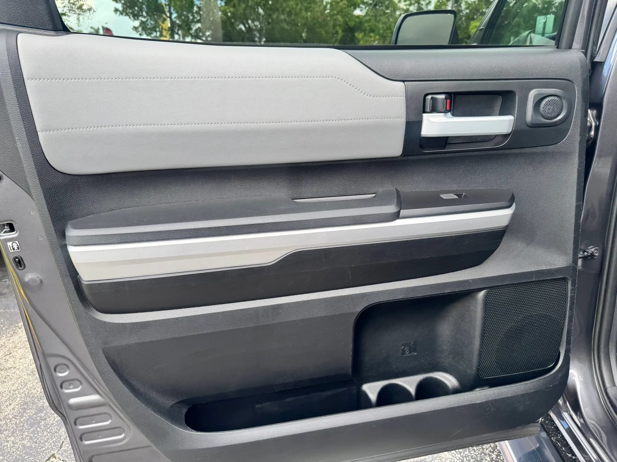 Used 2017 Toyota Tundra Limited w/ TRD Off Road Package RWD image 40