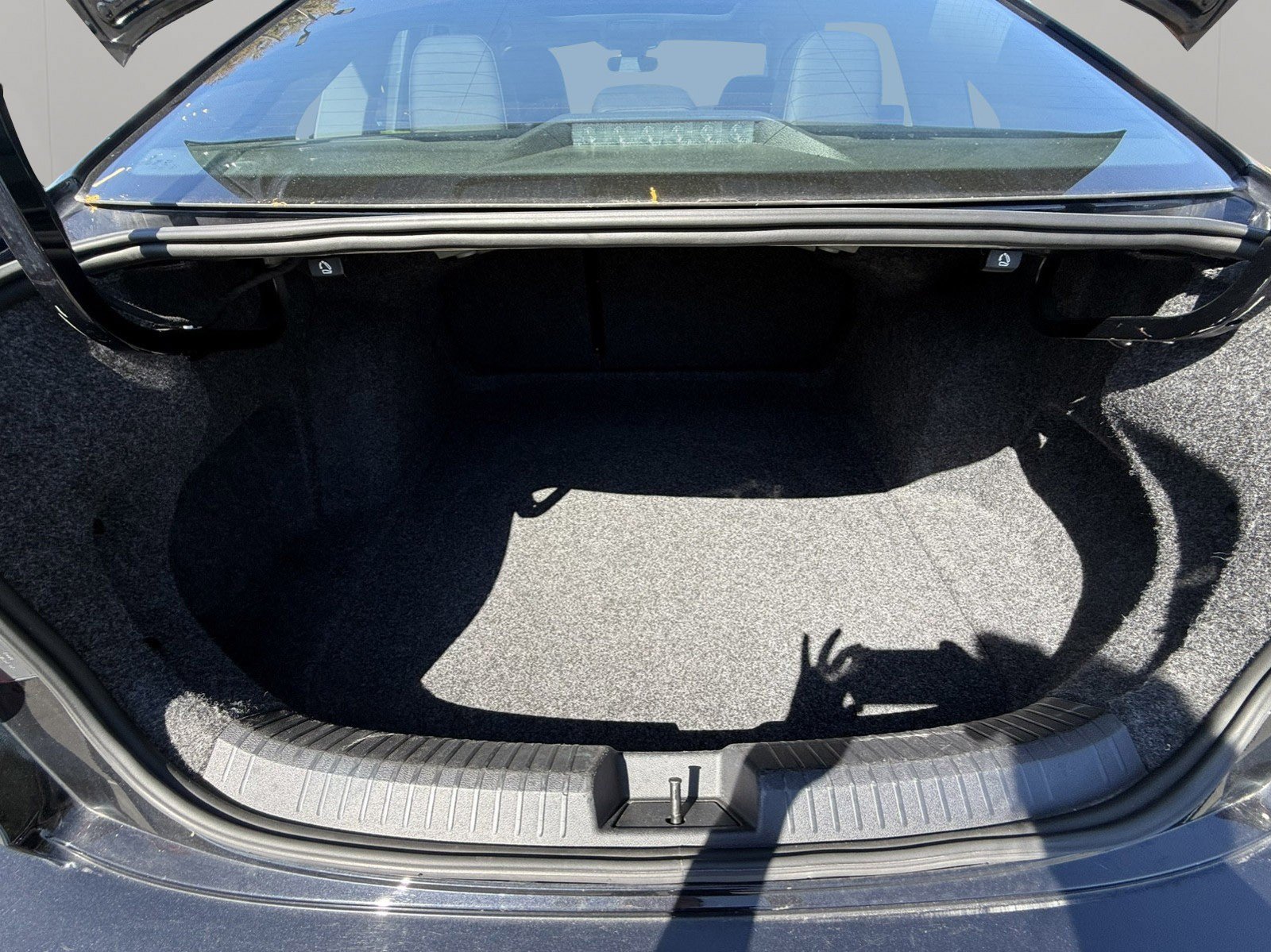 Used 2025 Volkswagen Jetta SE FWD image 30