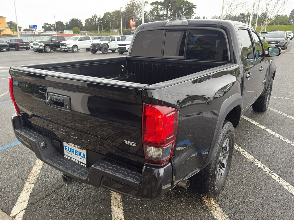 Used 2019 Toyota Tacoma TRD Off-Road w/ Technology Package AWD/4WD image 19