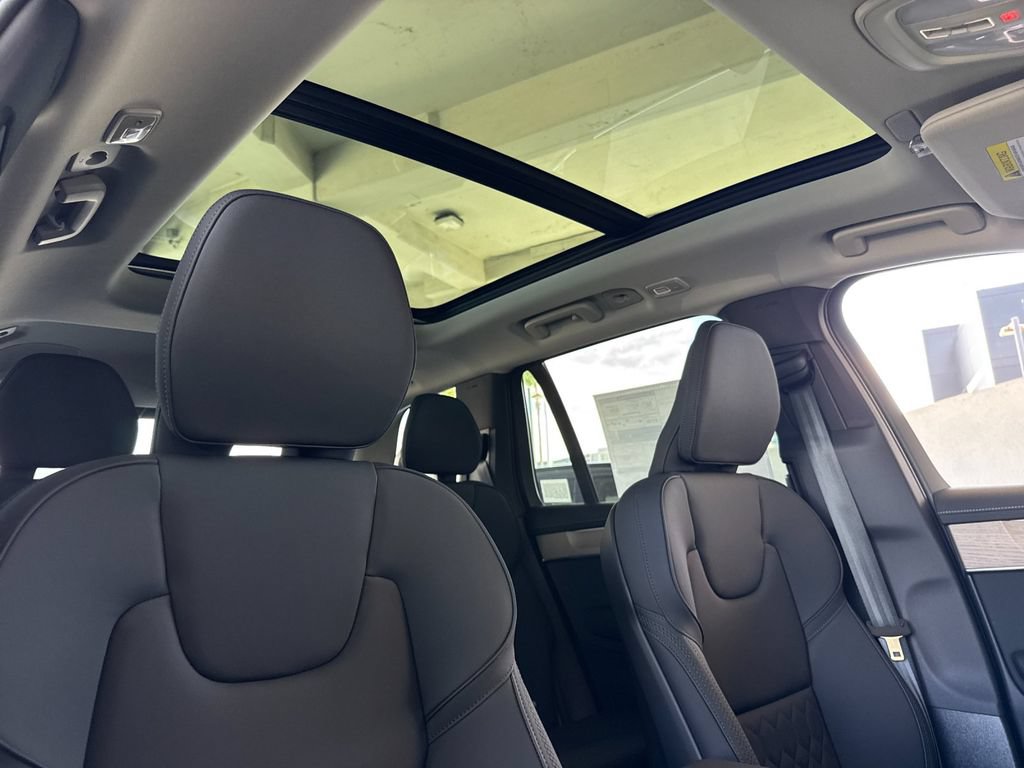 New 2026 Volvo XC90 T8 Plus AWD/4WD image 17