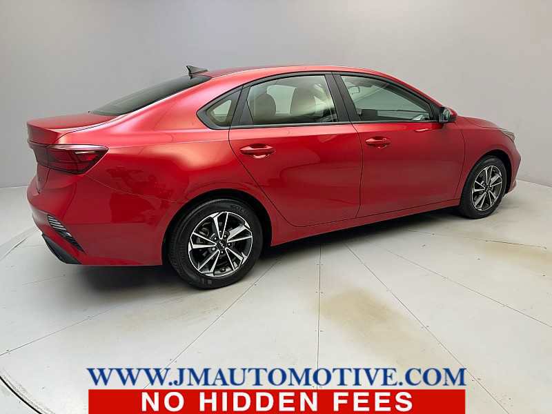 Used 2022 Kia Forte LXS image 5