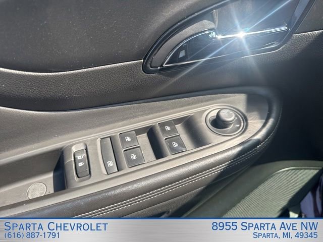 Used 2017 Buick Encore Essence FWD image 12