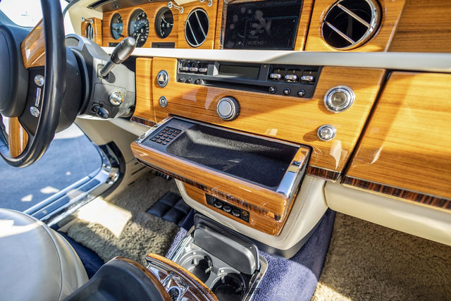 Used 2010 Rolls-Royce Phantom Drophead Coupe RWD image 51