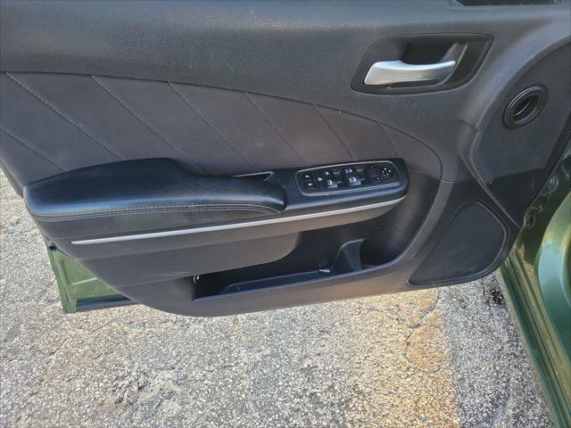 Used 2019 Dodge Charger SXT w/ Cold Weather Package AWD/4WD image 18