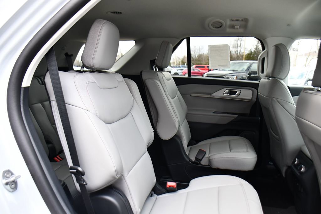 Used 2026 Ford Explorer Active w/ Active Comfort Package image 17