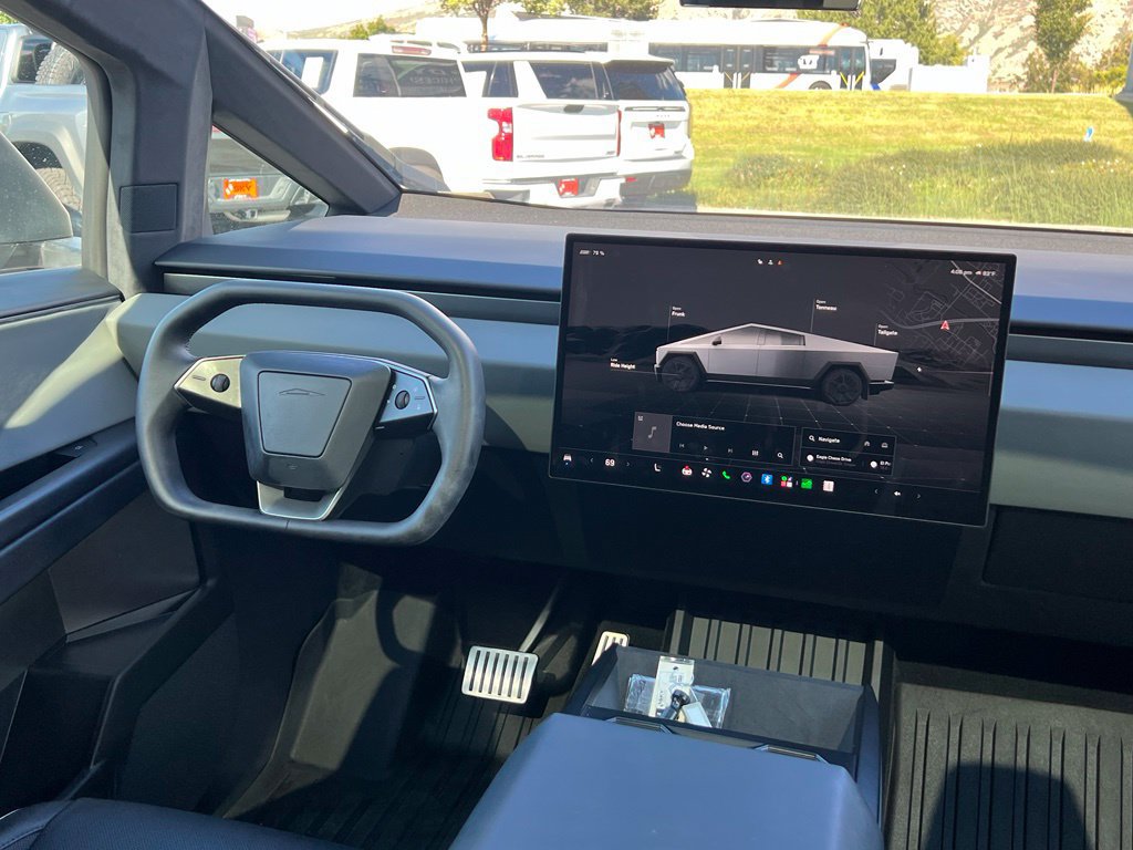 Used 2024 Tesla Cybertruck AWD Crew Cab image 20