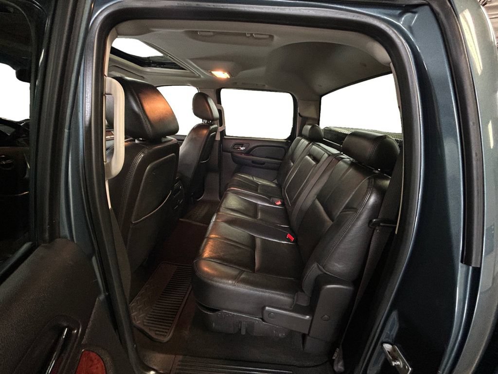 Used 2009 GMC Sierra 2500 SLT w/ SLT Convenience Package AWD/4WD image 16