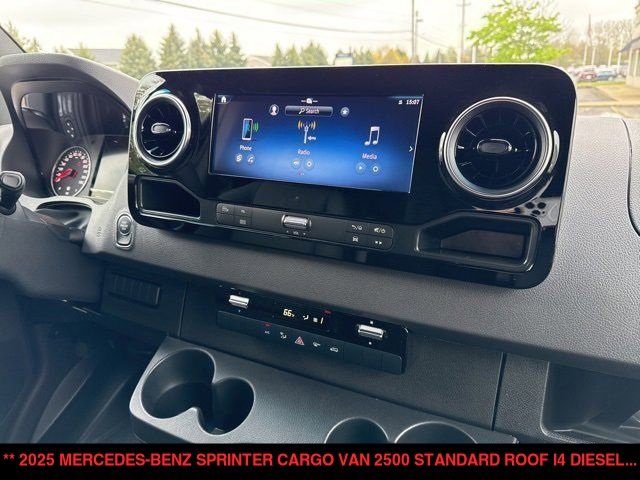 Used 2025 Mercedes-Benz Sprinter 2500 image 24