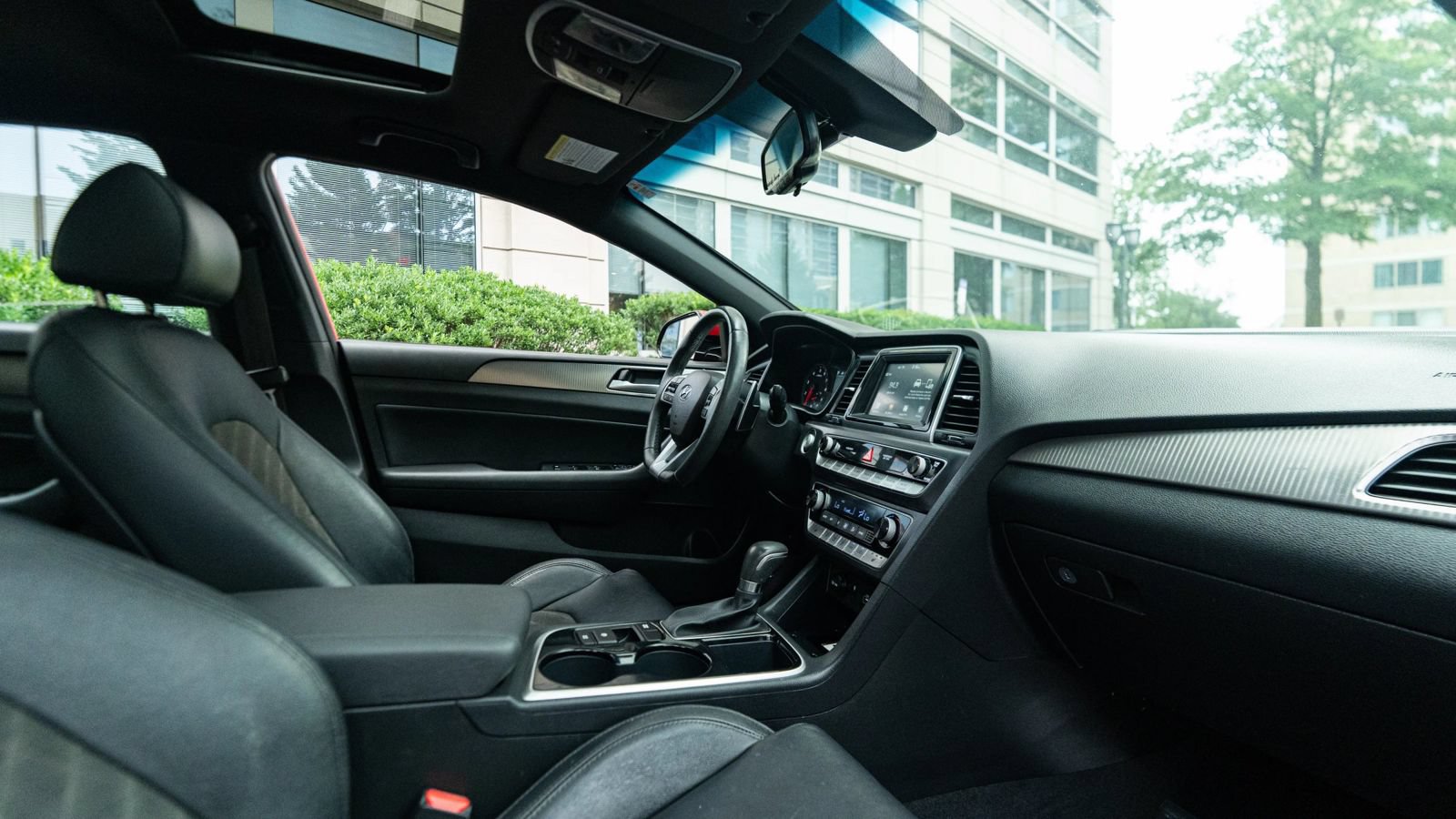 Used 2019 Hyundai Sonata Sport w/ Tech Package 03 FWD image 10