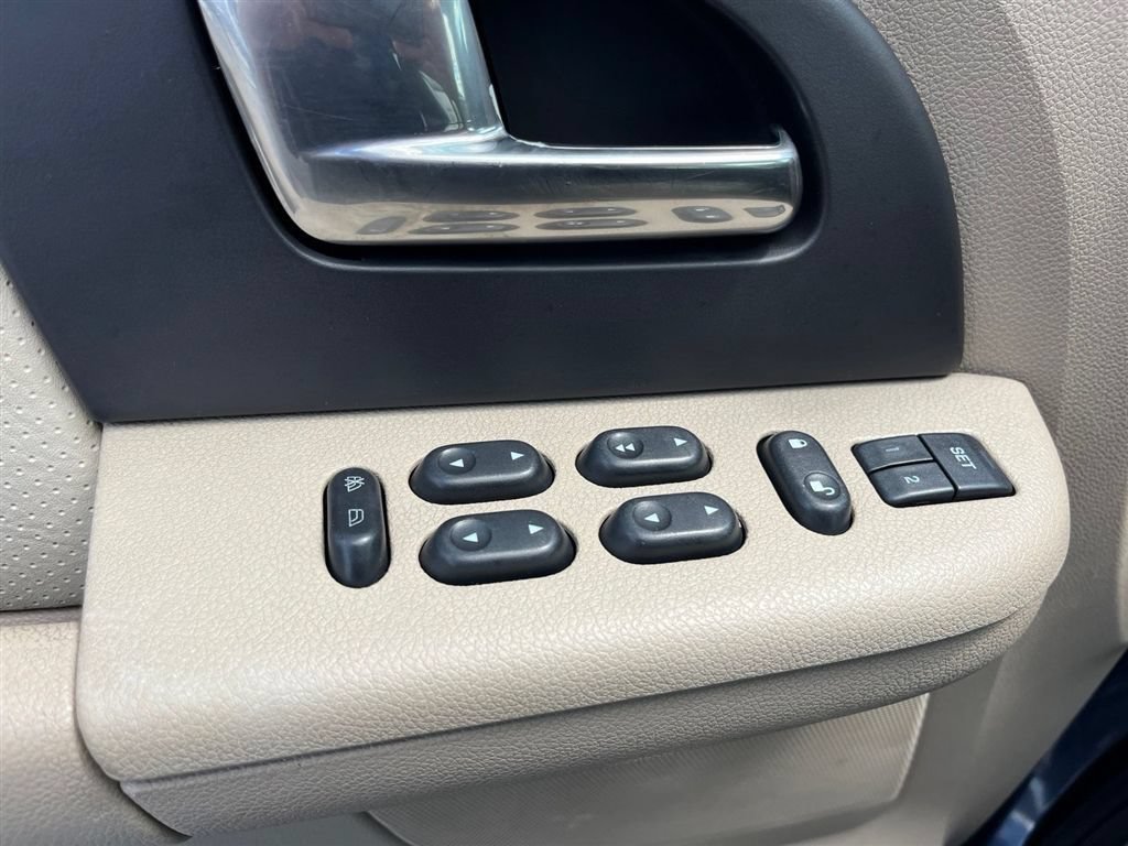 Used 2003 Ford Expedition Eddie Bauer RWD image 14