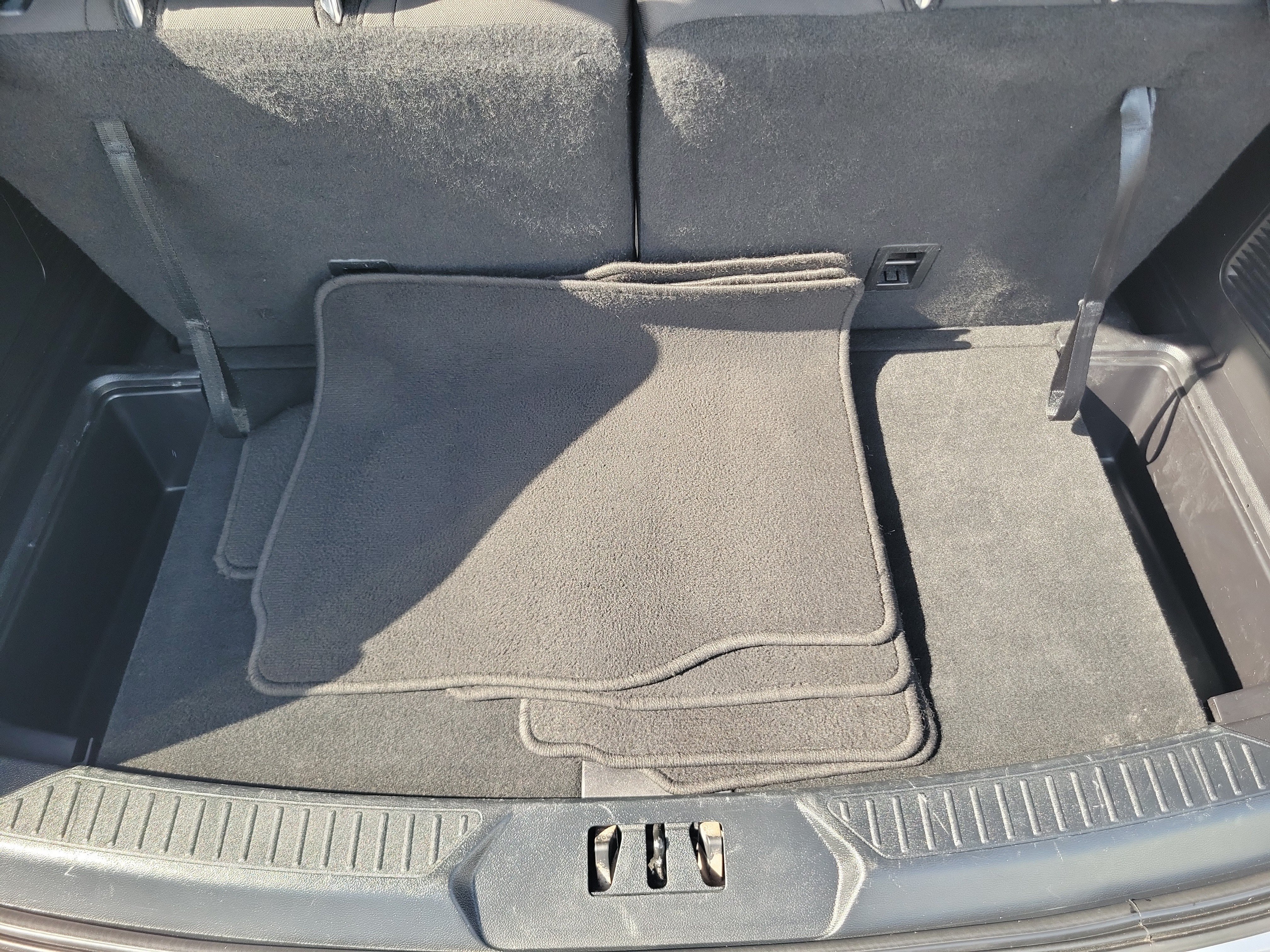 Used 2020 Ford Explorer XLT RWD image 16