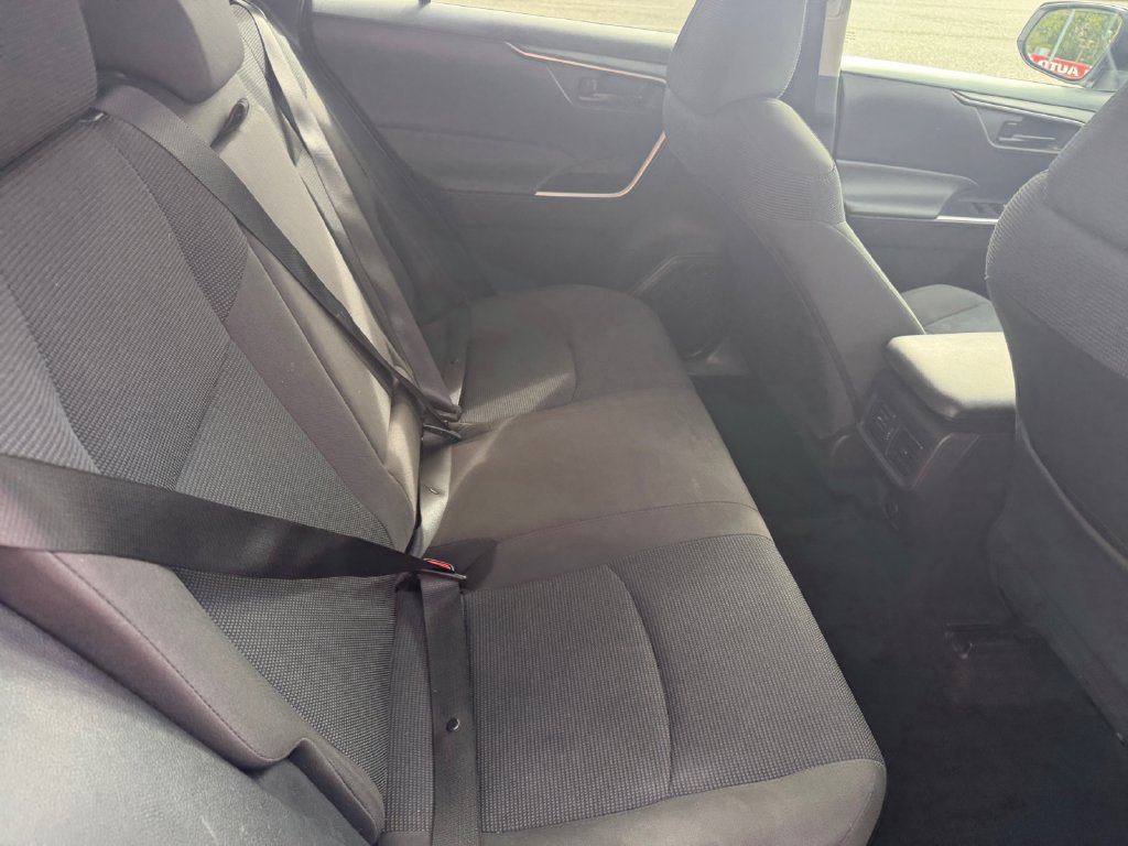 Used 2025 Toyota RAV4 LE AWD/4WD image 20