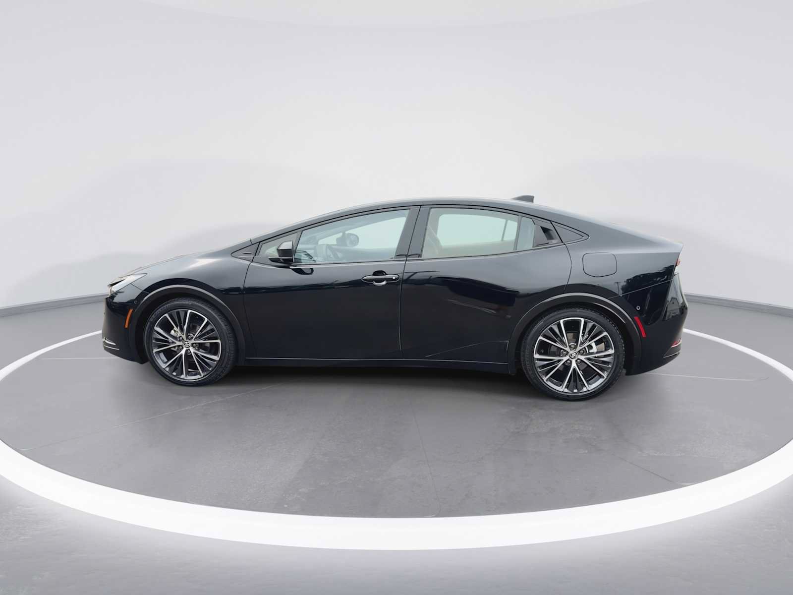 Certified 2023 Toyota Prius Limited w/ Limited Premium Package FWD image 5