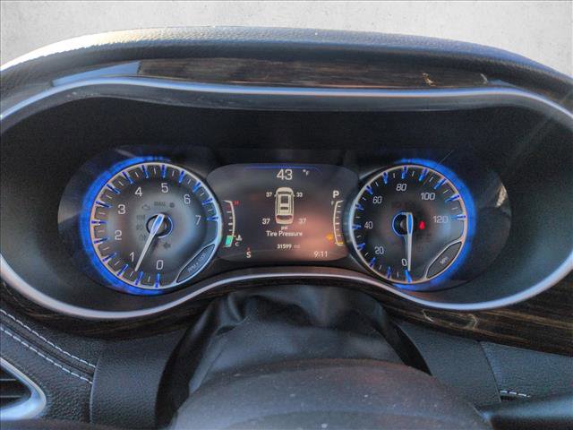 Used 2024 Chrysler Pacifica Limited image 11