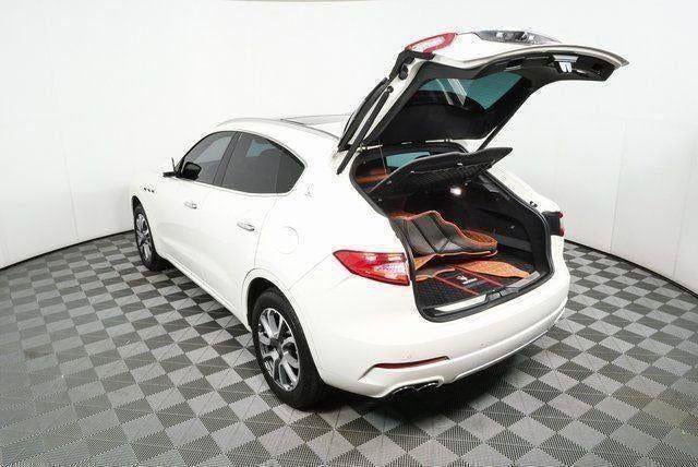 Used 2017 Maserati Levante w/ Luxury Package AWD/4WD image 30