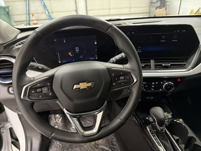 Certified 2025 Chevrolet Trax LT w/ LT Convenience Package image 17