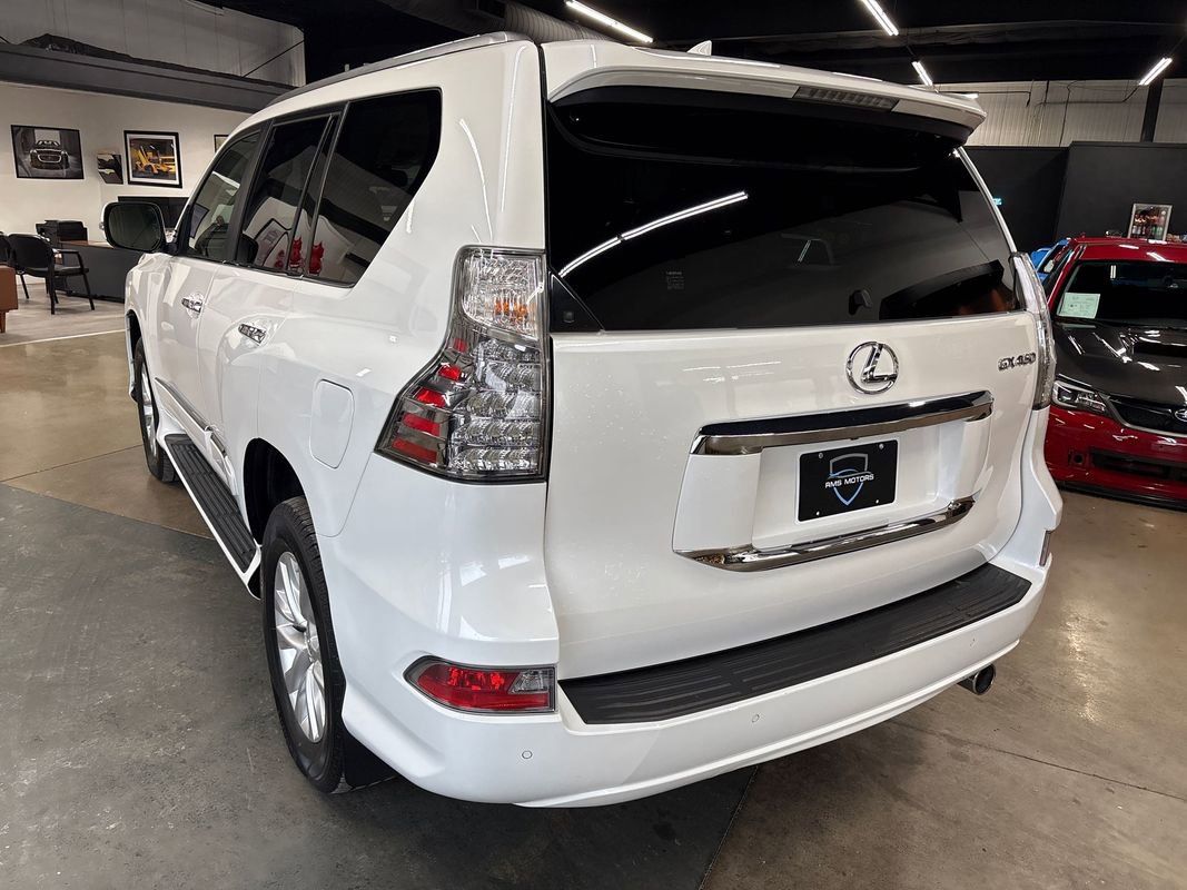 Used 2018 Lexus GX 460 image 8